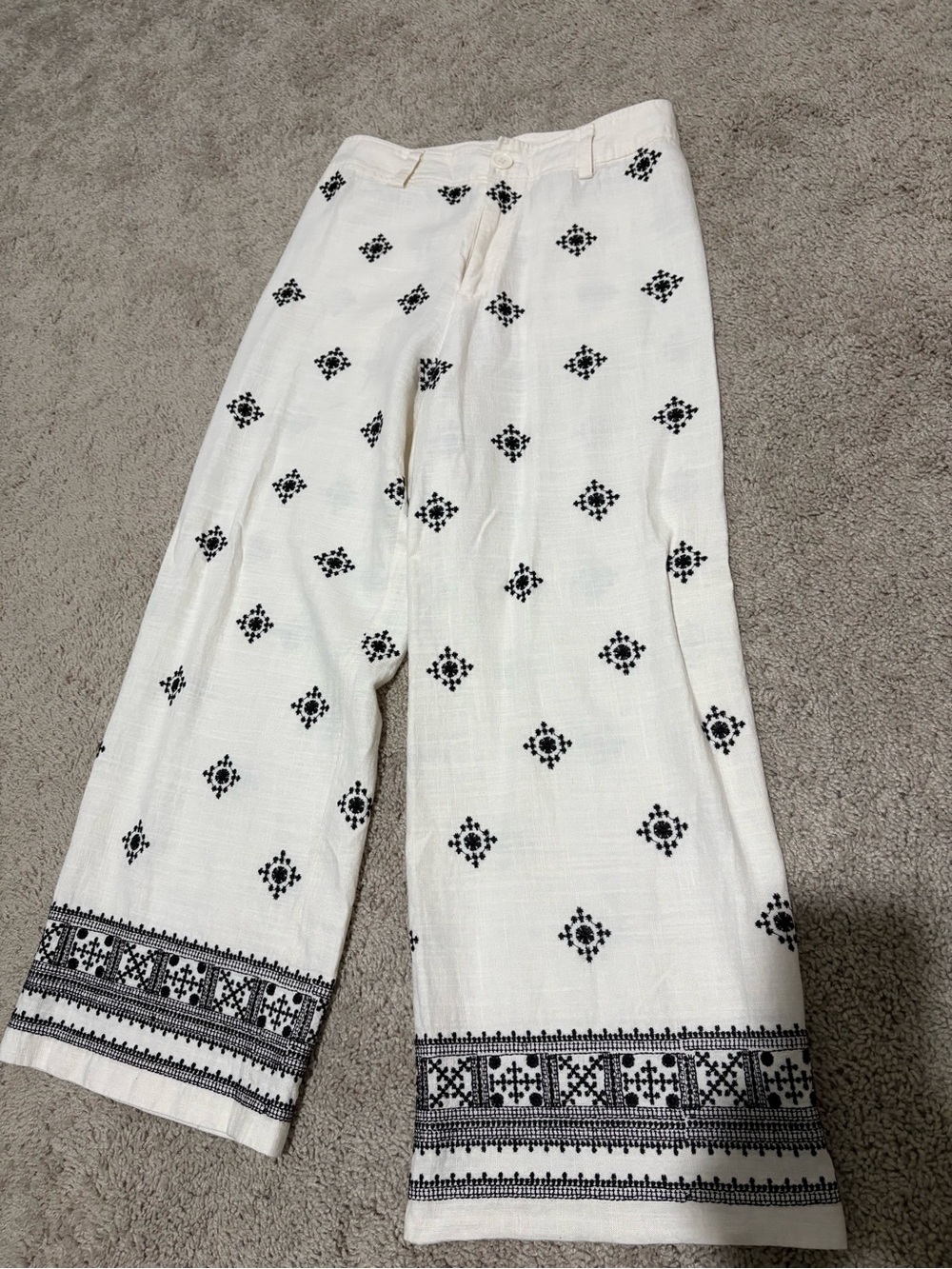 Elie Tahari White Wide-Leg Chinos with Black Embroidery
